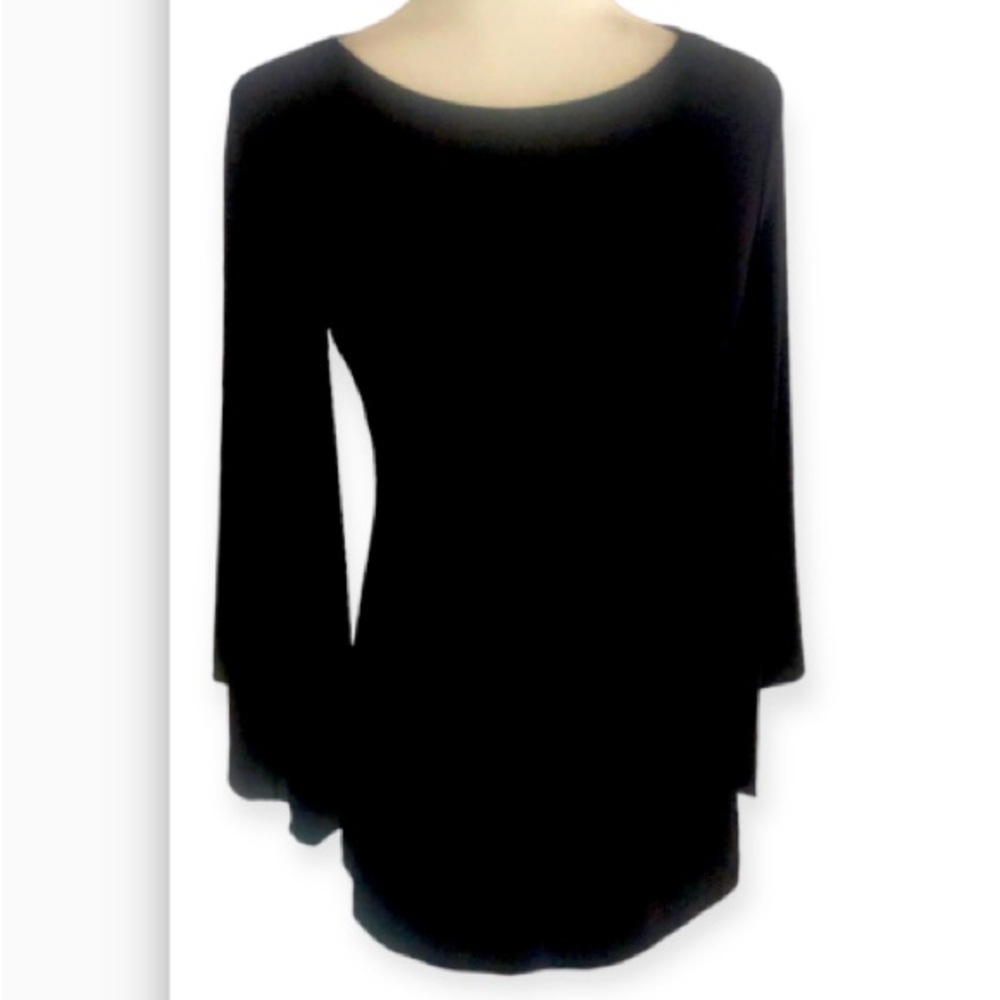 Wide bell sleeve top NWT